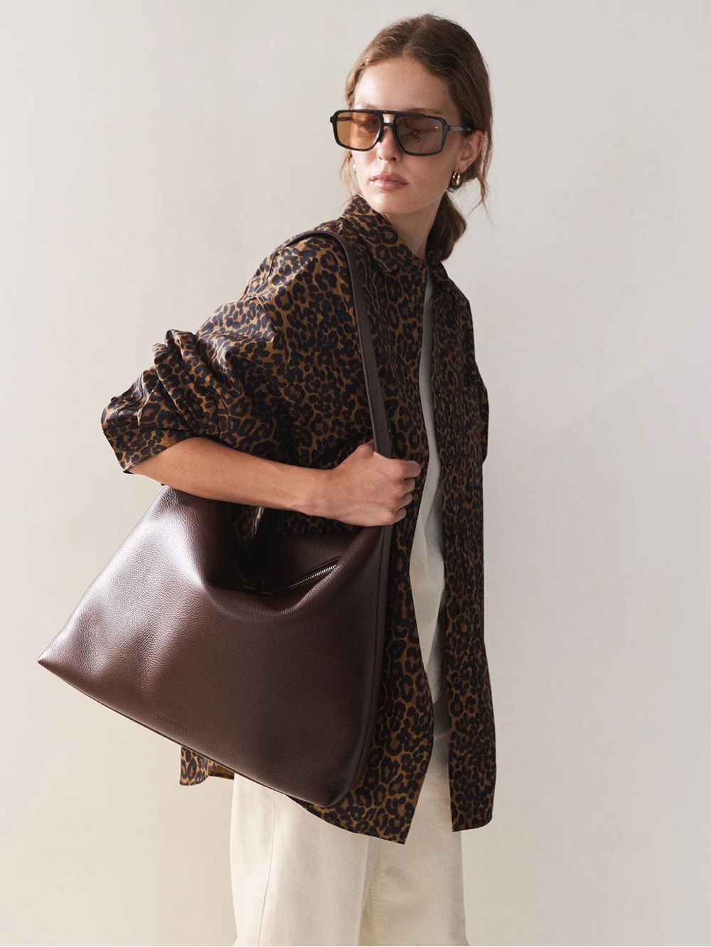 The Horse large Daisy bag  TAKING THiS OFF POSH TOM BUY IF INTERESTED! - Picture 8 of 9
